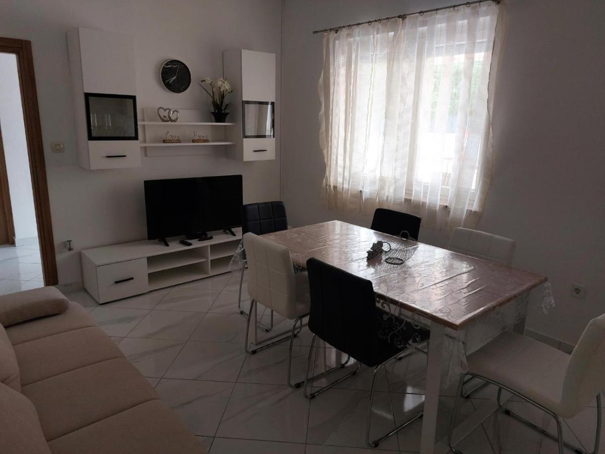Apartments Baksa Kanfanar Esterno foto
